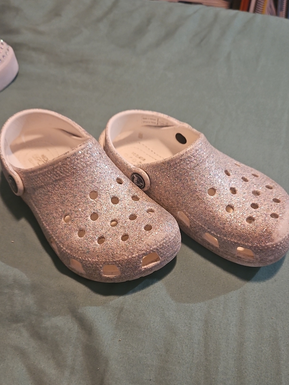 CROCS Kids Glitter Clogs - White Eith Silver Sparkle